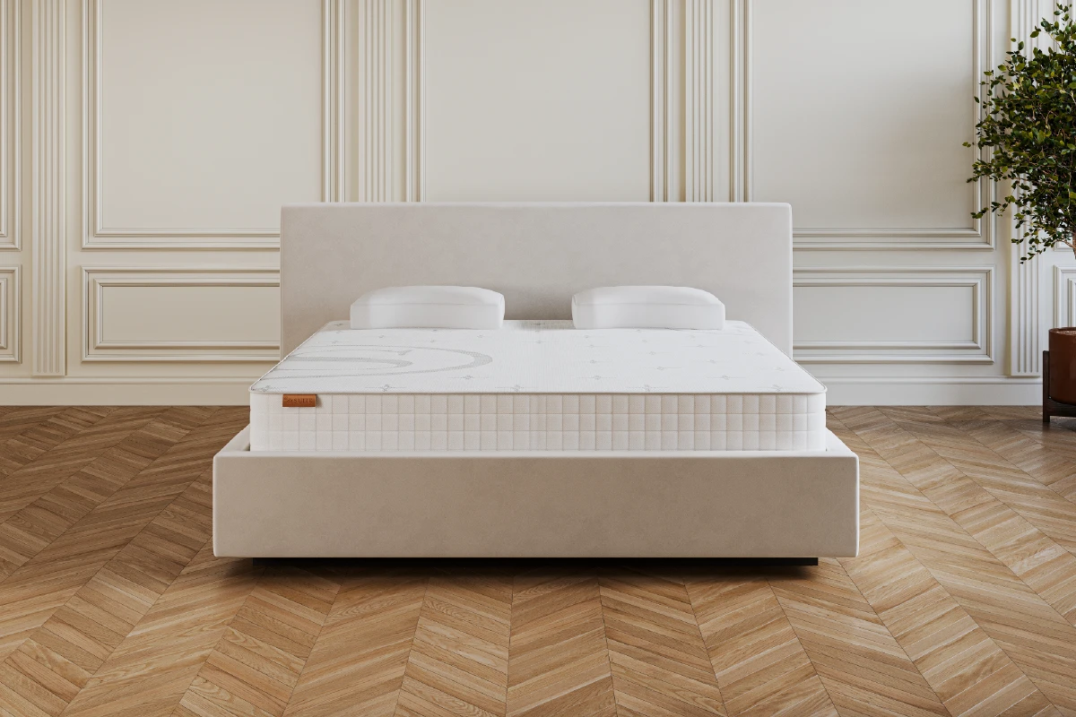 Design bed frame No.5 met brede gestoffeerde omranding