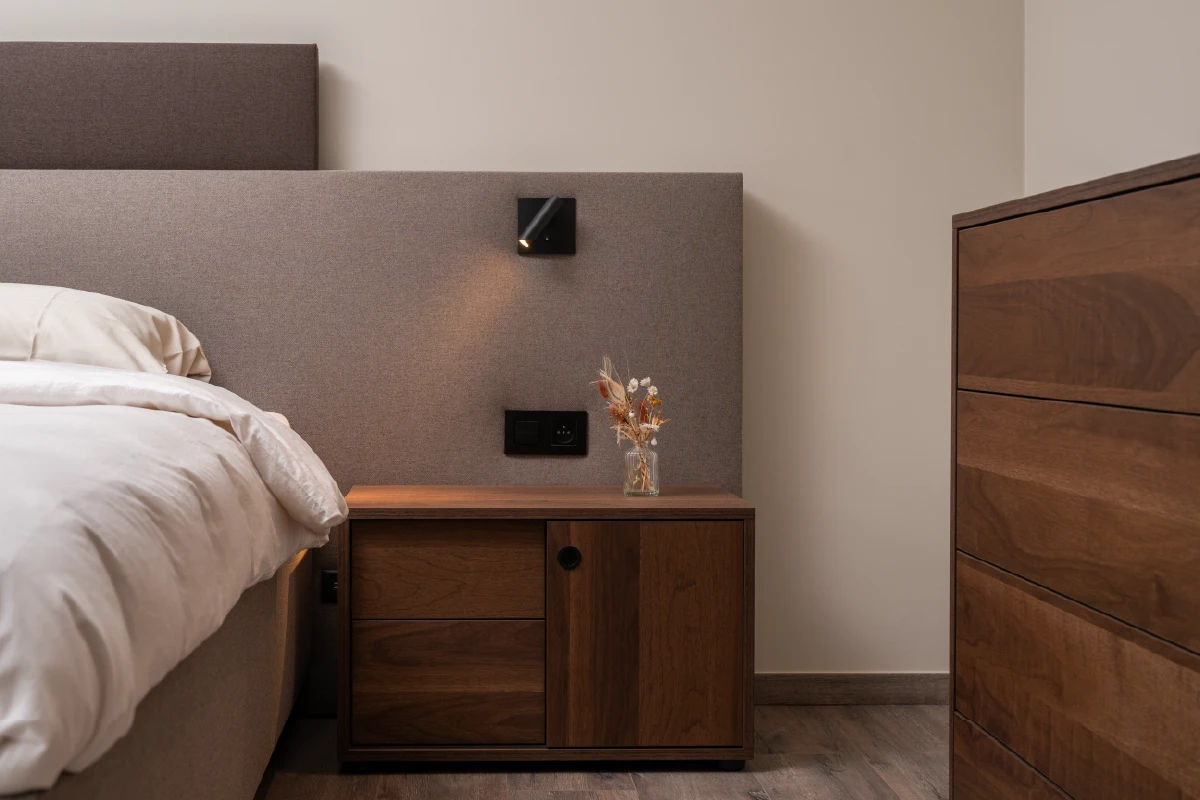 Design bed met geïntegreerde bedlampen