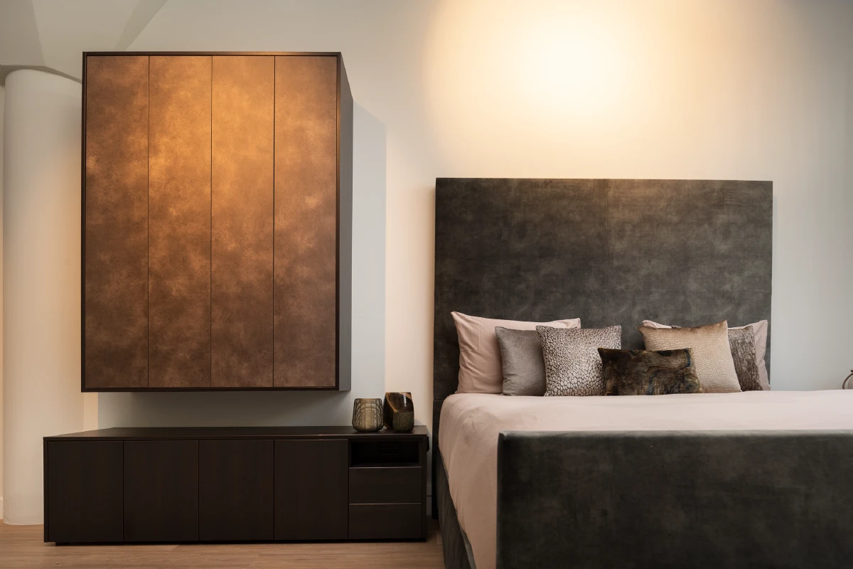 Hotel chique slaapkamer in oude fabriek