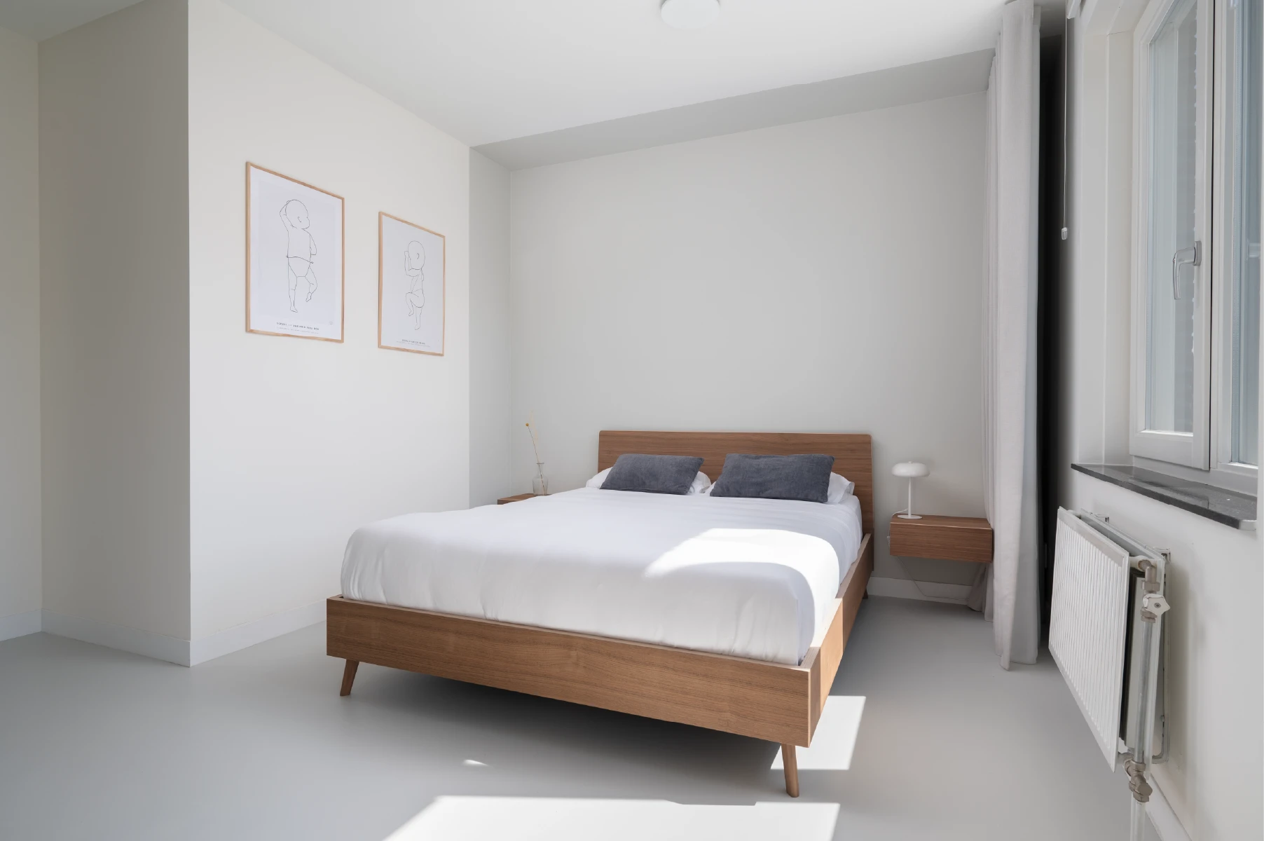 Moderne slaapkamer met inloopkast