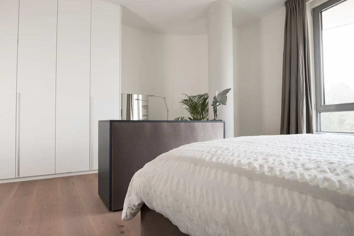 Inbouwkast van 2,80 meter hoog tot aan het plafond