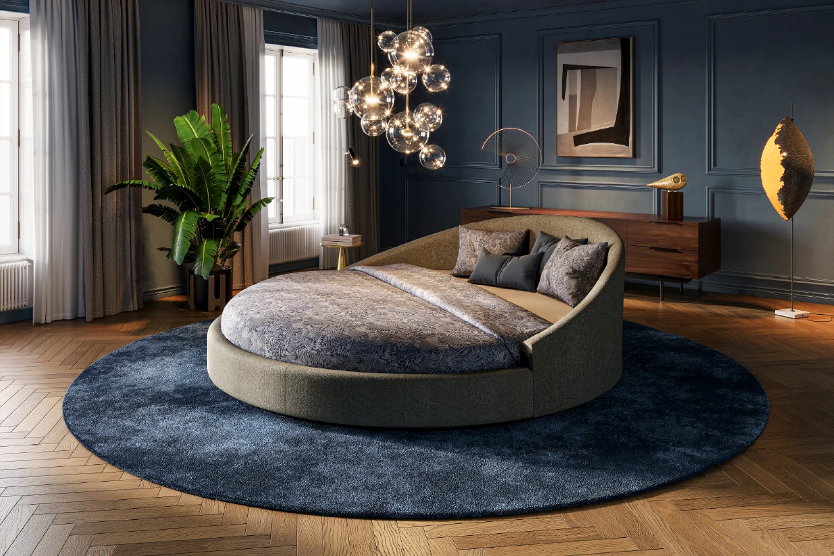 Slaapkamer met rond bed