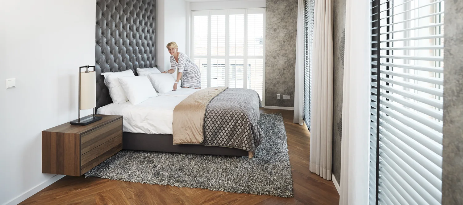 Suzan in haar slaapkamer